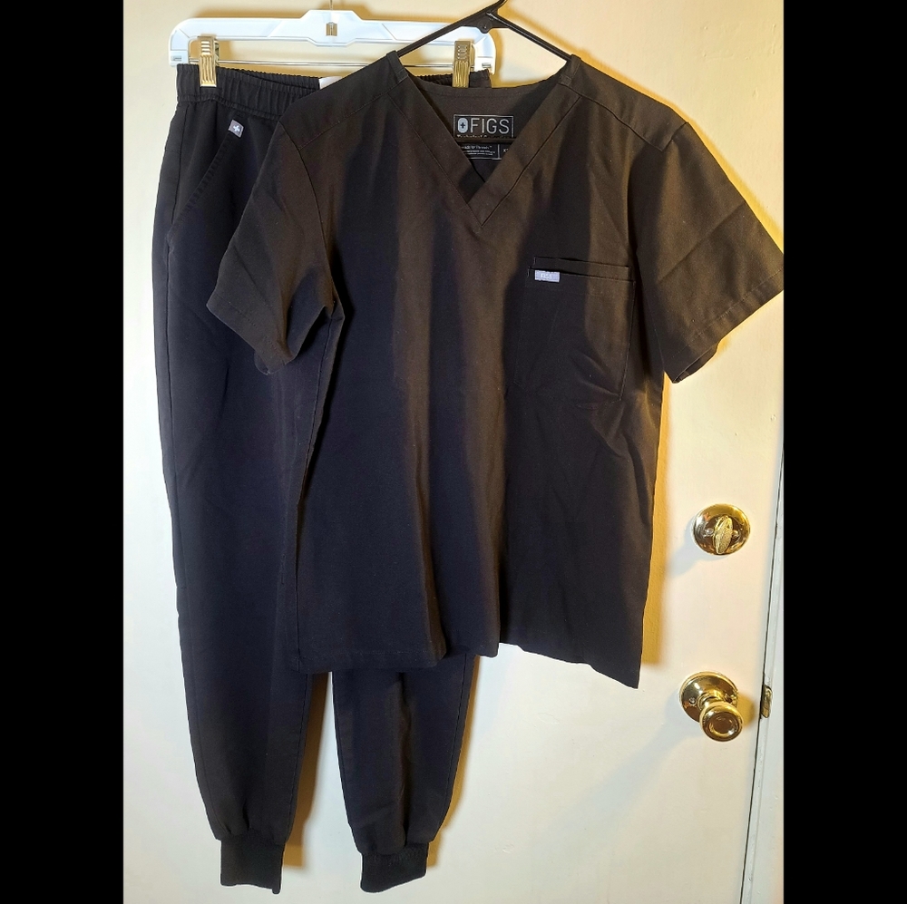 Men's Figs Black Scrubs w/ Jogger Pants